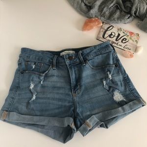 Abercrombie & Fitch distressed shorts size 4
